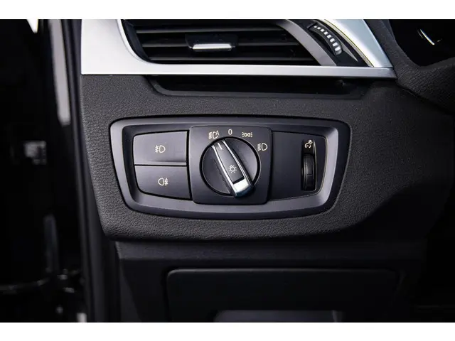 BMW X1 sDrive20i High Executive 2019 Benzine 35