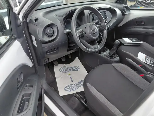 Toyota Aygo X 1.0 VVT-i MT 2023 Benzine 6
