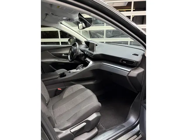 Peugeot 3008 1.2 PureTech Allure automaat! 2017 Benzine 6