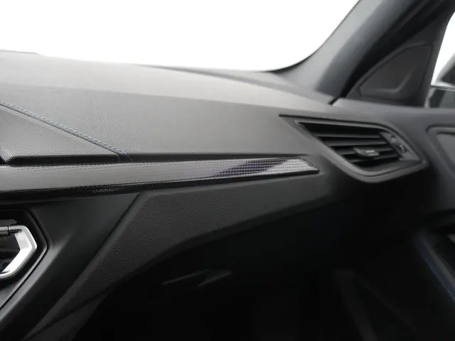 BMW 1 Serie 118i 2024 Benzine 22