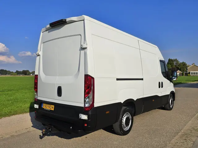 Iveco Daily 35S14V 2.3 352L H2 2022 Diesel 6