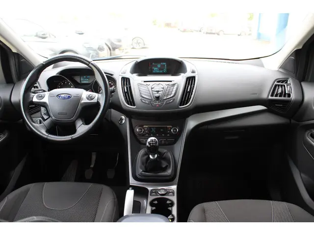 Ford Kuga 1.5 Trend Edition 2015 Benzine 2