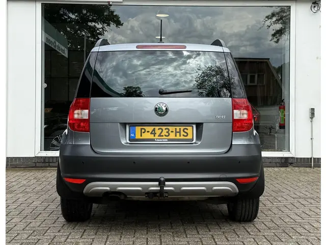 Škoda Yeti 1.2 TSI Elegance DSG 2013 Benzine 25