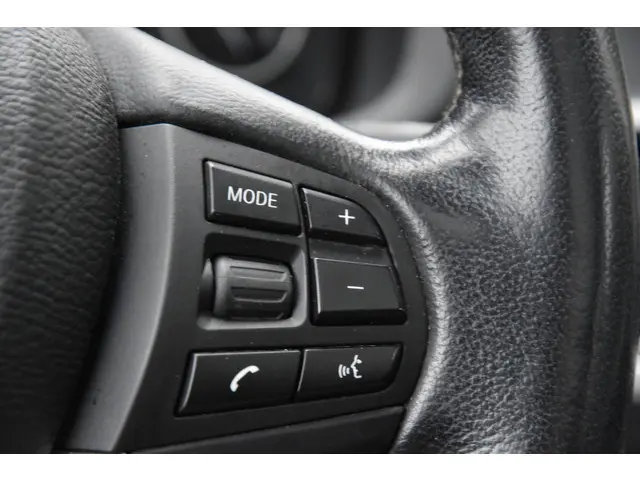 BMW X3 xDrive20i High Executive 2013 Benzine 10