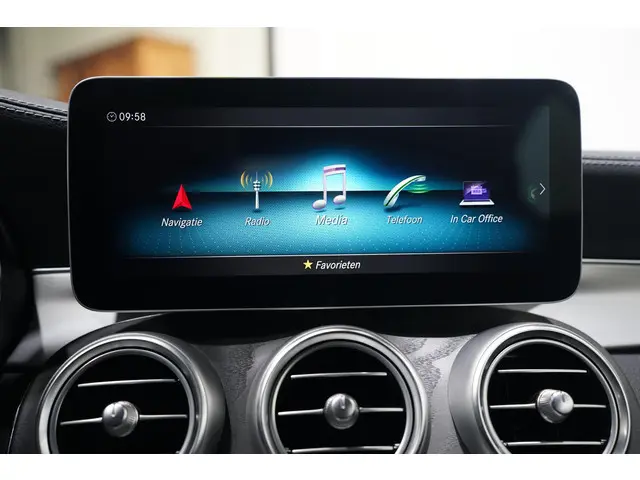 Mercedes-Benz C-Klasse Cabrio 180 AMG Line 2023 Benzine 41