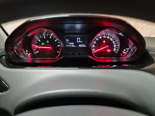 Peugeot 208 1.2 VTi Envy 2014 Benzine 19