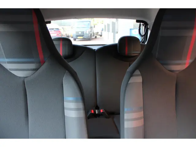 Peugeot 108 1.0 VTi Active Automaat 2015 Benzine 24