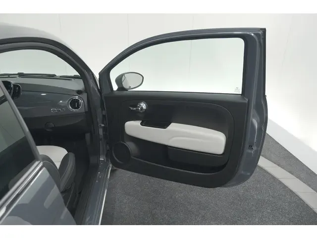 Fiat 500 1.0 Hybrid Dolcevita 2022 Benzine 60