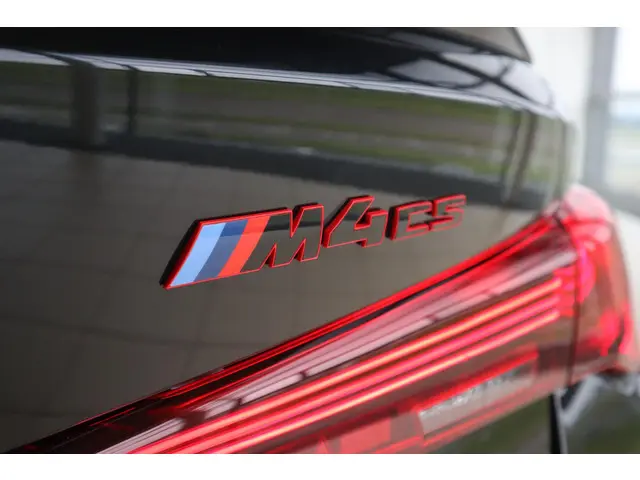 BMW M4 CS 2025 Benzine 37