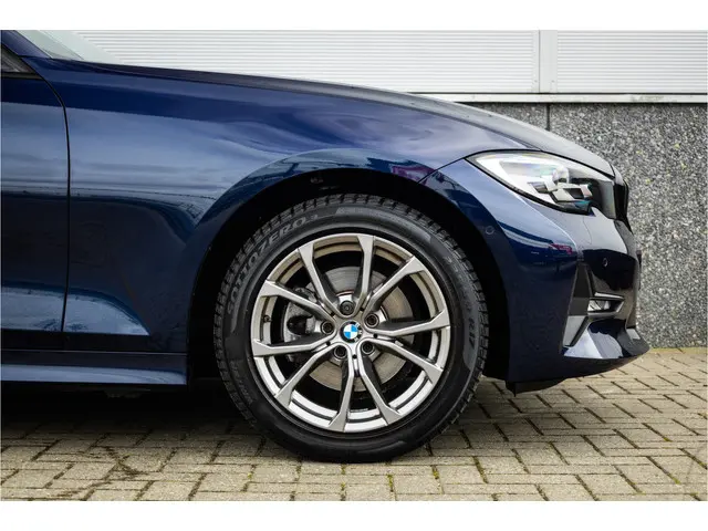 BMW 3 Serie Touring 320i Sportline 2021 Benzine 45