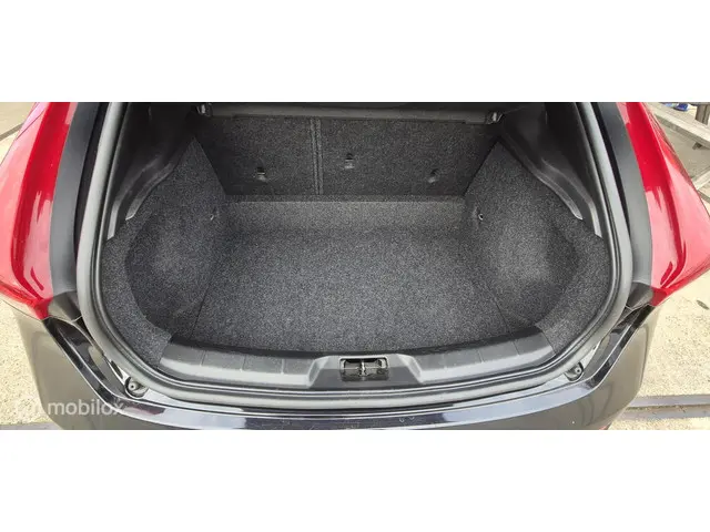 Volvo V40 1.6 T3 Momentum 2013 Benzine 34