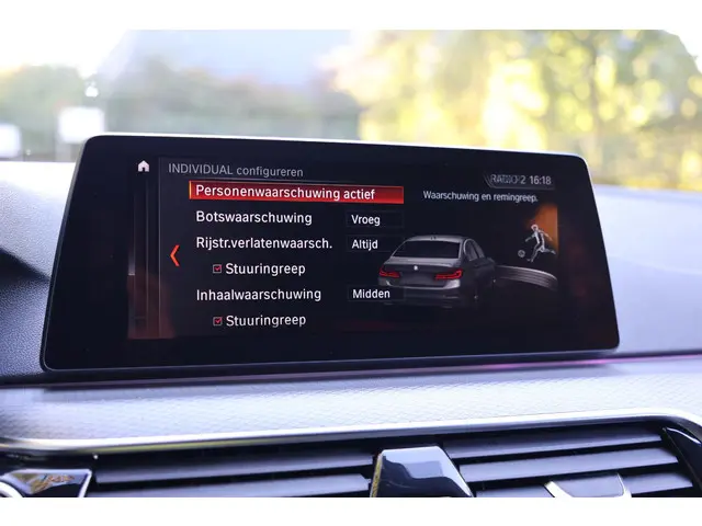 BMW 5 Serie M550i xDrive Executive 2018 Benzine 48