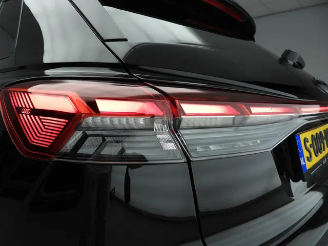 Audi Q4 e-tron 35 S edition 55 kWh 2022 Elektrisch 42
