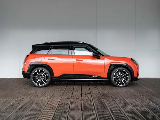 MINI Aceman SE 2025 Elektrisch 4