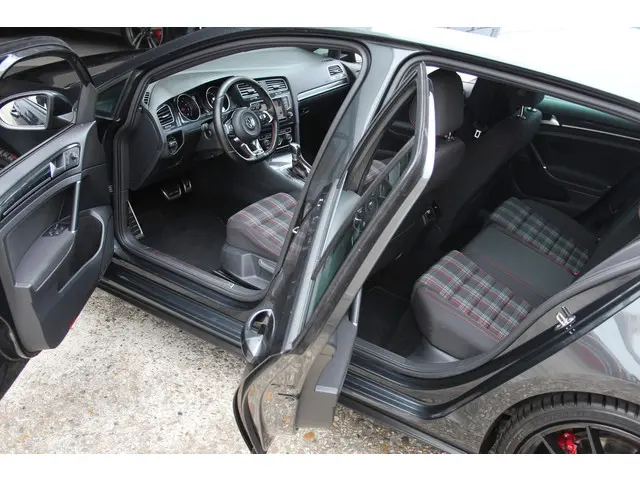 Volkswagen Golf 2.0 TSI GTI 2015 Benzine 16