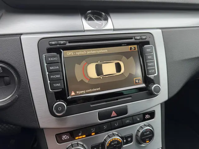 Volkswagen CC 3.6 V6 4Motion 2015 Benzine 15