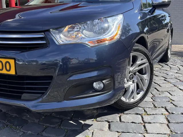Citroën C4 1.2 PureTech Exclusive 2014 Benzine 26