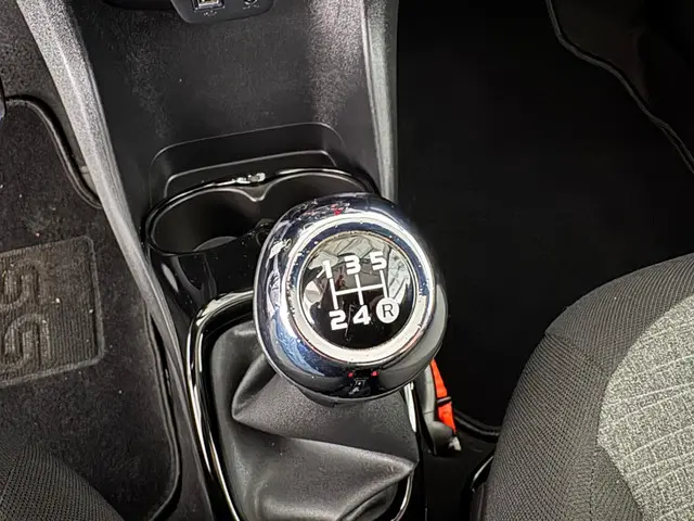 Citroën C1 1.2 PureTech Shine 2015 Benzine 12