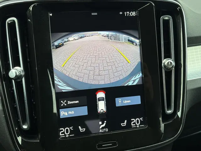 Volvo XC40 1.5 T2 Momentum 2022 Benzine 18