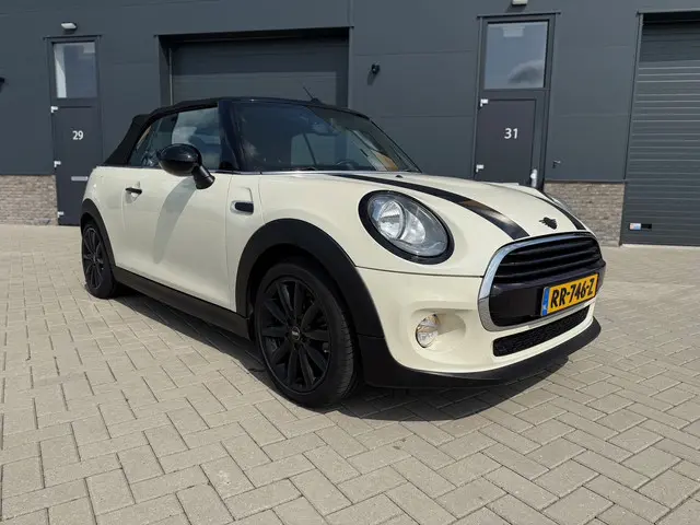 MINI Cooper Cabrio Mini 1.5 Business 2018 Benzine 13