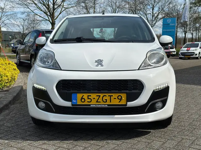 Peugeot 107 1.0 Active facelift led airco 2012 Benzine 2