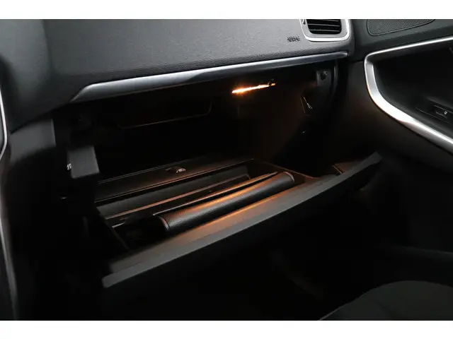 Volvo V40 1.5 T3 R-Design 2019 Benzine 49