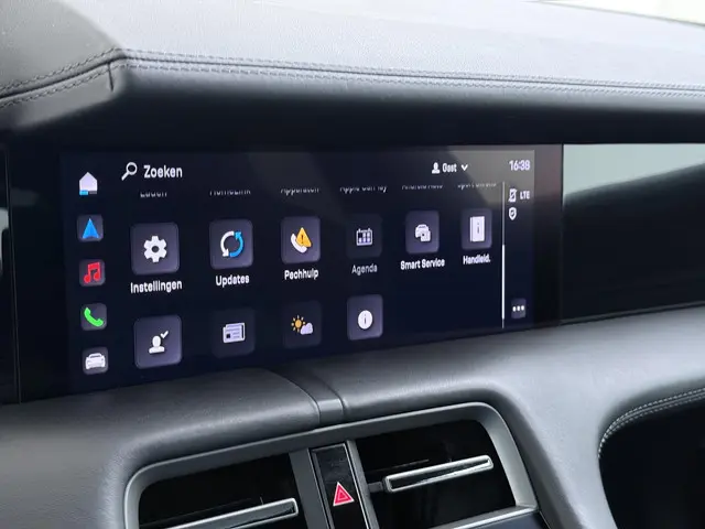 Porsche Taycan Performance 84 kWh 2024 Elektrisch 36