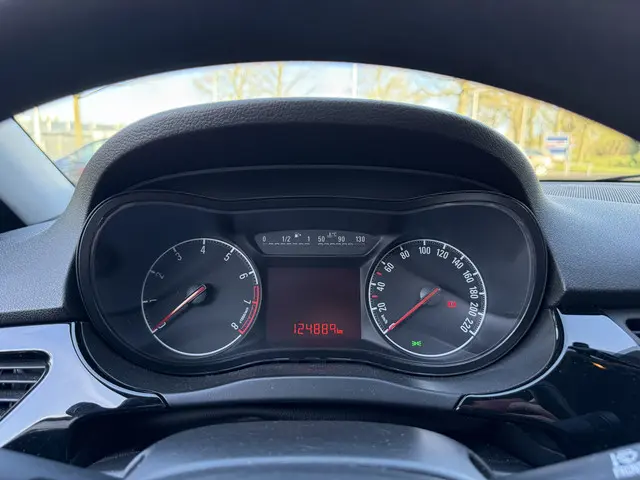 Opel Corsa 1.4 Edition 2015 Benzine 24