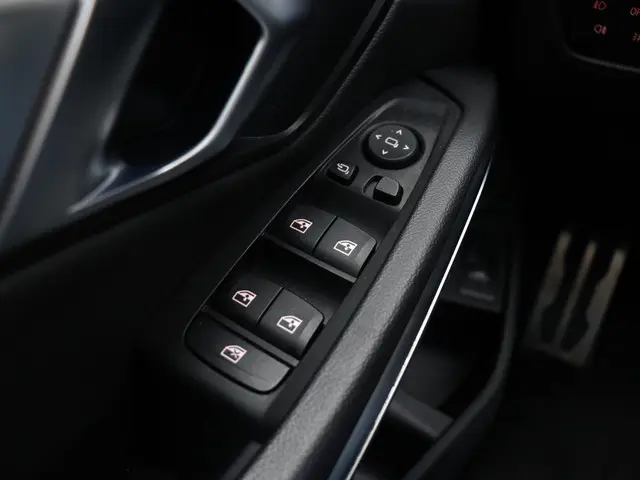 BMW 3 Serie Touring 330e 2021 Hybride Benzine 36