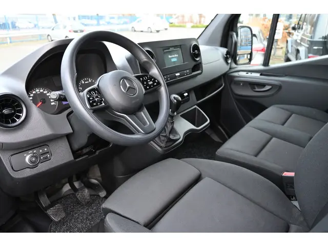 Mercedes-Benz Sprinter 317 CDI L2H2 2023 Diesel 4