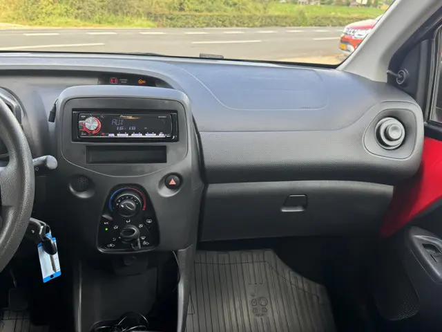 Toyota Aygo 1.0 VVT-i x 2019 Benzine 25
