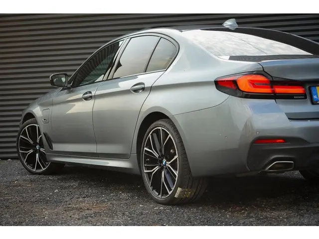 BMW 5 Serie 530e High Executive 2022 Hybride Benzine 62