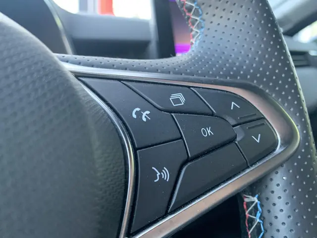 Renault Clio 1.0 TCe 90 GPF esprit Alpine 2024 Benzine 18