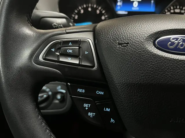 Ford C-MAX 1.5 Titanium 2018 Benzine 17