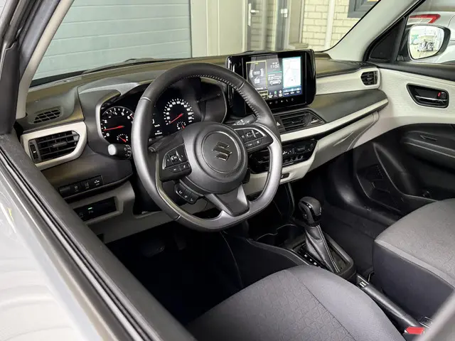 Suzuki Swift 1.2 Select Smart Hybrid 2024 Benzine 7