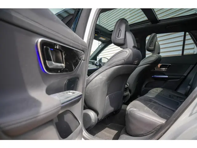 Mercedes-Benz GLC 220d 4MATIC AMG Line 2024 Diesel 10