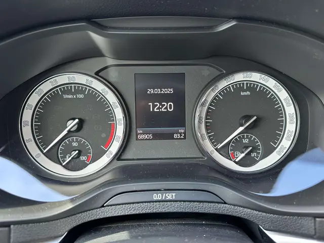 Škoda Karoq | AIRCO | NAVI | CC | ZETEL VW + STUUR 2018 Diesel 8