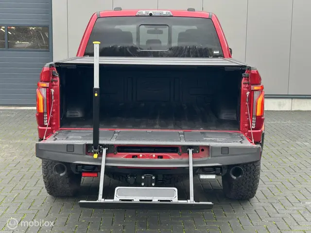 Ford F-150 USA Raptor R 2024 Benzine 11