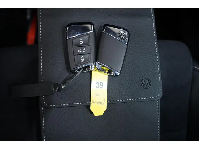 Volkswagen Passat 1.5 TSI Elegance 2020 Benzine 38