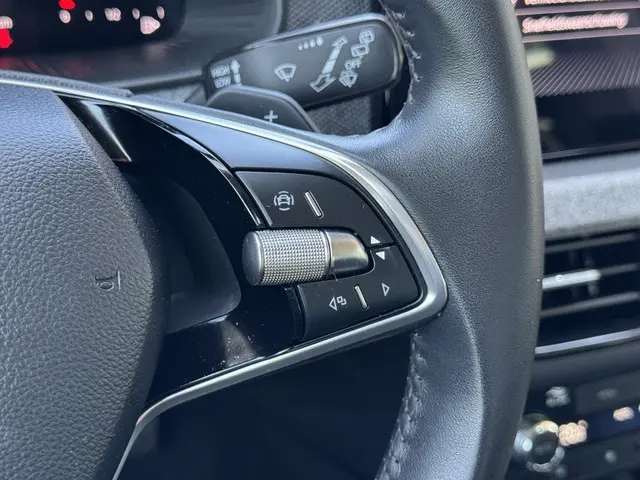 Škoda Kamiq 1.0 TSI Selection DSG 110 pK 2024 Benzine 18