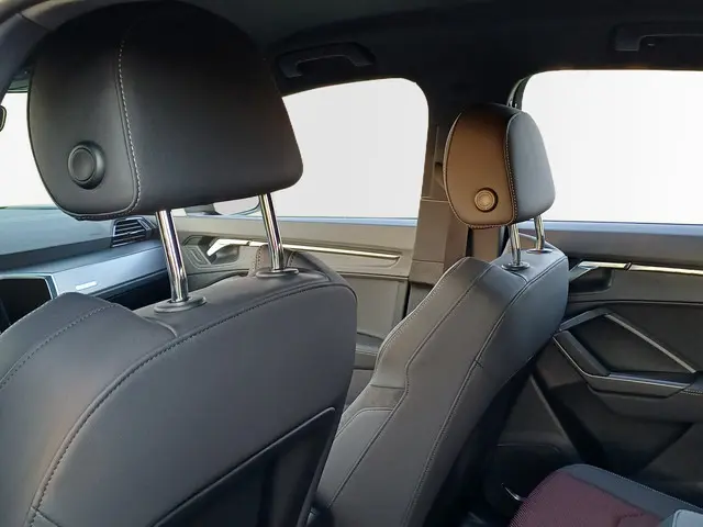 Audi Q3 35 TFSI S edition 2021 Hybride Benzine 29