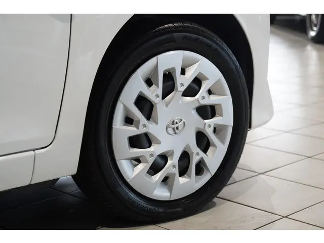 Toyota Aygo 1.0 VVT-i x-play 2021 Benzine 14