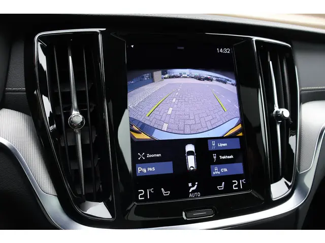 Volvo V60 T6 Recharge AWD R-Design 2022 Hybride Benzine 53