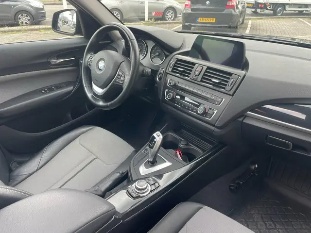 BMW 1 Serie 118i High Executive 2013 Benzine 15
