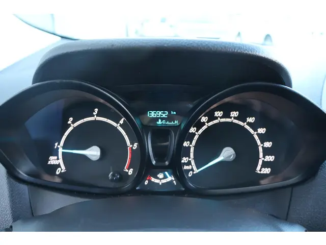 Ford Transit Courier 1.5 TDCI Trend 2019 Diesel 16