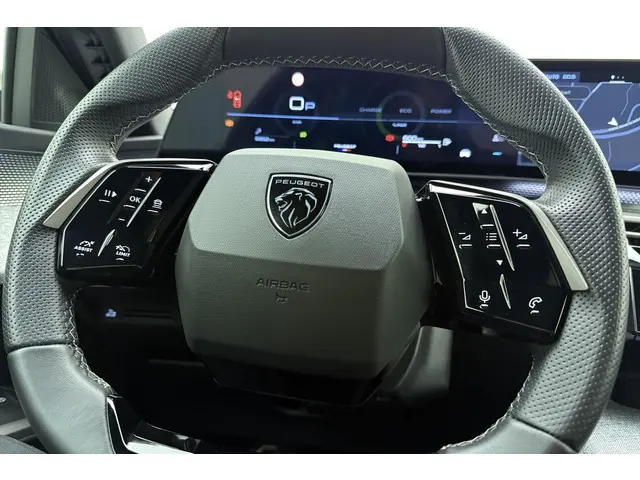 Peugeot 3008 1.2 Hybrid 145 GT 2025 Hybride Benzine 20