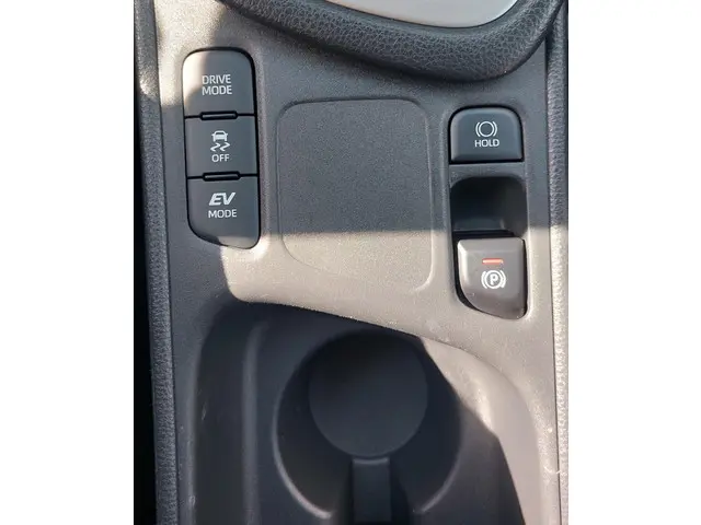 Toyota Yaris 1.5 Hybrid Active 2022 Hybride Benzine 18