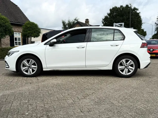 Volkswagen Golf 1.5 TSI LIFE 2020 Benzine 4