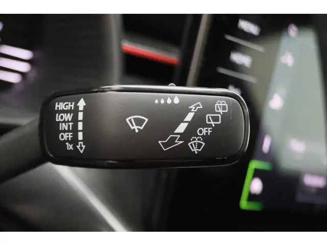 Škoda Scala 1.0 TSI DSG Sport Business 2023 Benzine 33