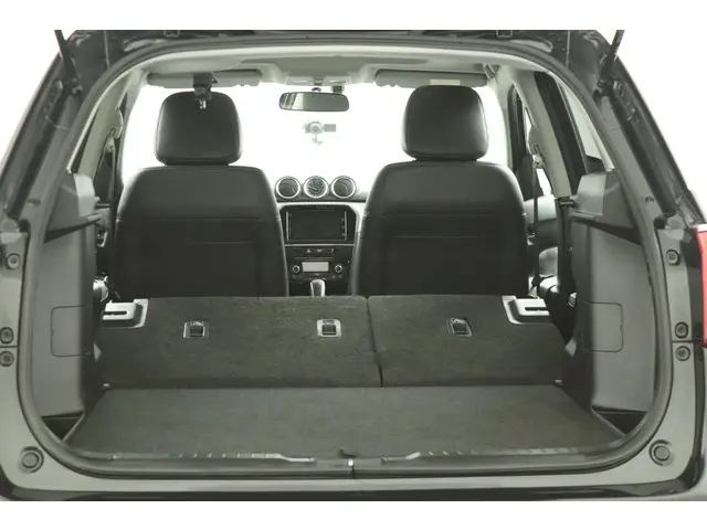 Suzuki Vitara 1.6 High Executive 2015 Benzine 26